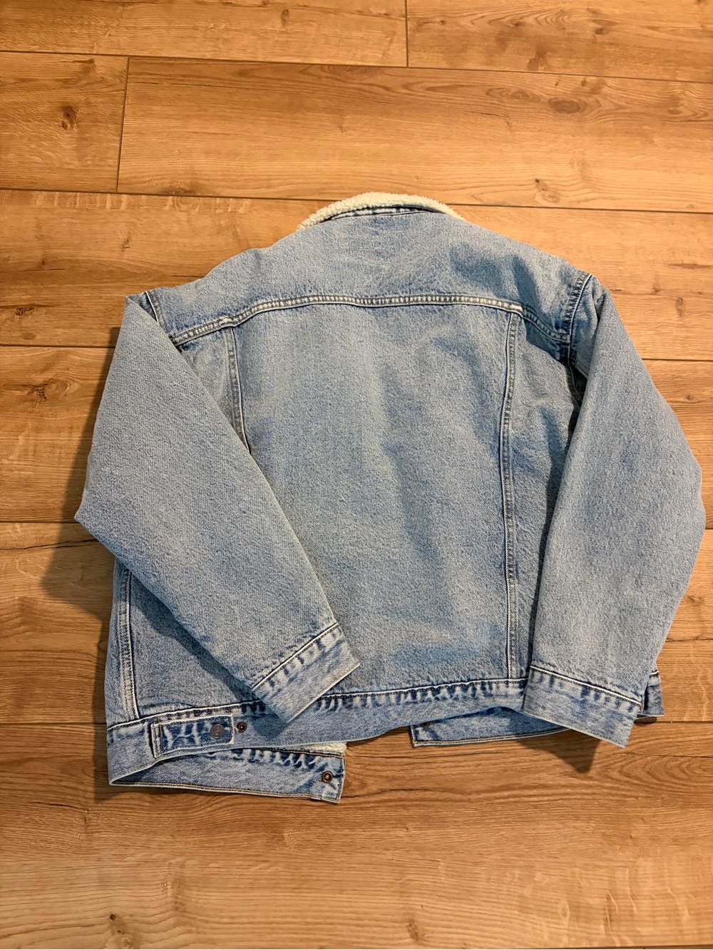 Levi's men’s Light Blue Sherpa-Lined Denim Jacket size m - Picture 2 of 2